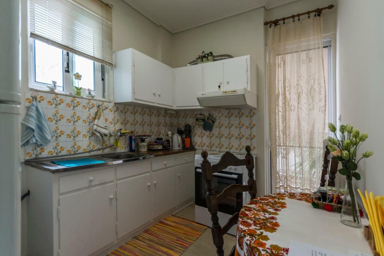Cozy & Quiet Central Apartment Kalamata Bagian luar foto