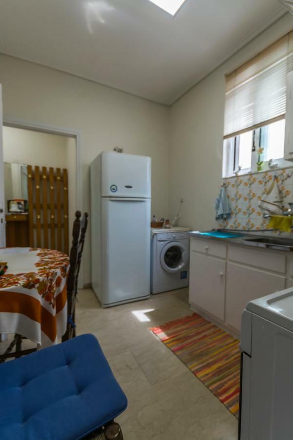 Cozy & Quiet Central Apartment Kalamata Bagian luar foto