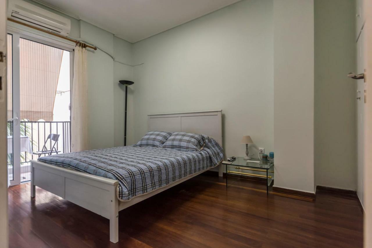 Cozy & Quiet Central Apartment Kalamata Bagian luar foto